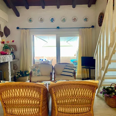 Punta Est - Trilo Lavanda Terrazza & Piscina Apartment