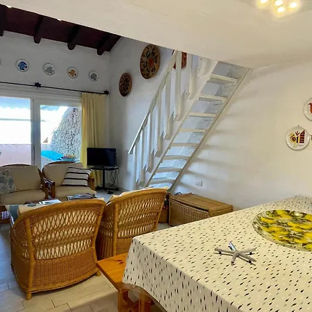 Punta Est - Trilo Lavanda Terrazza & Piscina * Capo Coda Cavallo